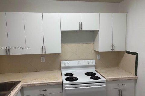 Condominio en venta en Miami, Florida, 1 dormitorio, 76.74 m2 № 2246411 - foto 12