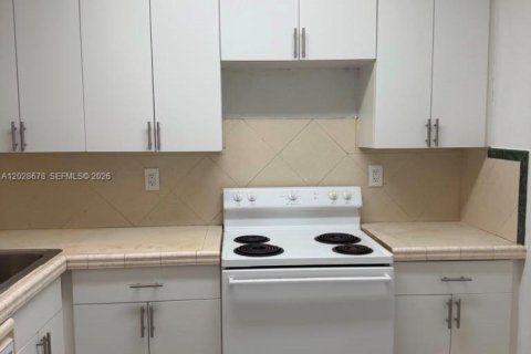 Condominio en venta en Miami, Florida, 1 dormitorio, 76.74 m2 № 2246411 - foto 13