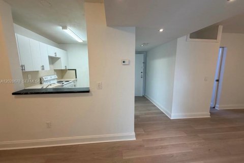 Condominio en venta en Miami, Florida, 1 dormitorio, 76.74 m2 № 2246411 - foto 19