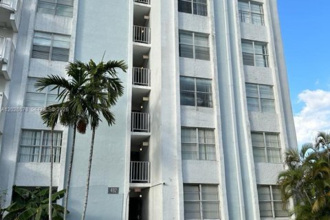 Condominio en venta en Miami, Florida, 1 dormitorio, 76.74 m2 № 2246411 - foto 4