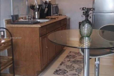 Casa en venta en Miami, Florida, 3 dormitorios, 194.54 m2 № 2253766 - foto 4