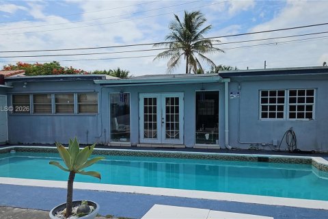 Casa en venta en Miami, Florida, 3 dormitorios, 194.54 m2 № 2253766 - foto 2