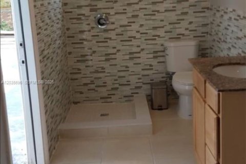 Casa en venta en Miami, Florida, 3 dormitorios, 194.54 m2 № 2253766 - foto 15