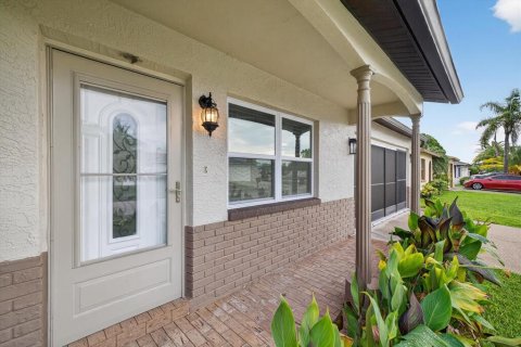 House in Port Richey, Florida 3 bedrooms, 109.25 sq.m. № 1903152 - photo 7