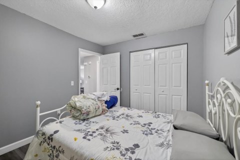House in Port Richey, Florida 3 bedrooms, 109.25 sq.m. № 1903152 - photo 20