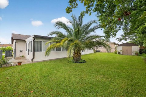 House in Port Richey, Florida 3 bedrooms, 109.25 sq.m. № 1903152 - photo 30