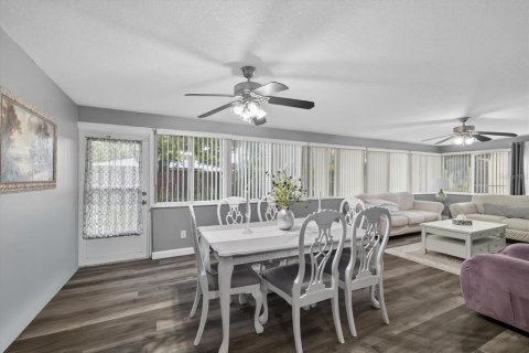 House in Port Richey, Florida 3 bedrooms, 109.25 sq.m. № 1903152 - photo 10