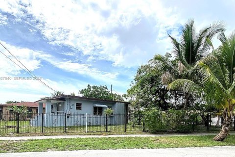 Casa en venta en Miami, Florida, 2 dormitorios, 111.76 m2 № 1986717 - foto 9