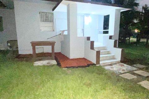 Casa en venta en Miami, Florida, 2 dormitorios, 111.76 m2 № 1986717 - foto 11