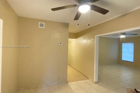 Casa en venta en Miami, Florida, 2 dormitorios, 111.76 m2 № 1986717 - foto 6