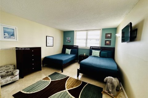 Condominio en alquiler en Hollywood, Florida, 2 dormitorios, 134.71 m2 № 1807025 - foto 4