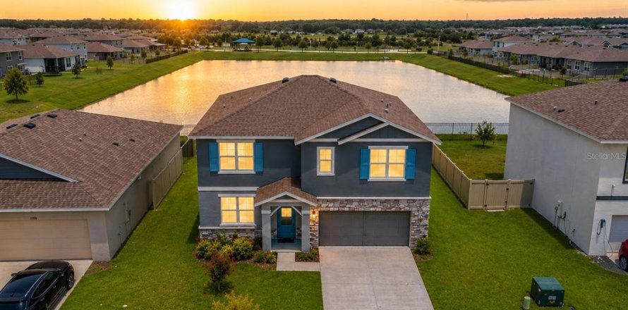 Casa en Wesley Chapel, Florida 5 dormitorios, 242.01 m2 № 2138090