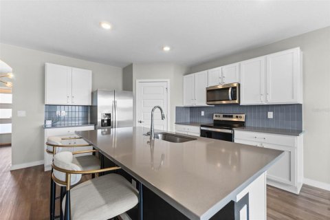 Casa en venta en Wesley Chapel, Florida, 5 dormitorios, 242.01 m2 № 2138090 - foto 12