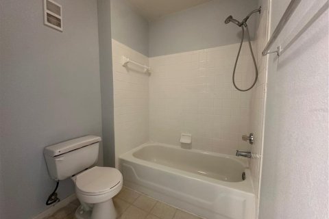 Condominio en alquiler en Orlando, Florida, 2 dormitorios, 100.33 m2 № 2092943 - foto 11