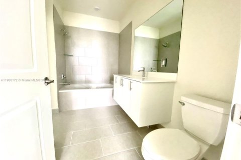 Condo in Doral, Florida, 1 bedroom  № 1957008 - photo 13