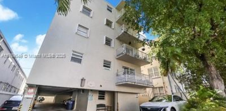 Condominio en Miami Beach, Florida, 1 dormitorio  № 1981222