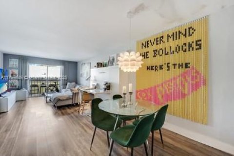 Condominio en venta en Miami Beach, Florida, 1 dormitorio, 61.13 m2 № 1981222 - foto 4