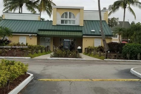 Condominio en Sunrise, Florida, 2 dormitorios  № 2078852