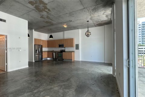 Condominio en alquiler en Hollywood, Florida, 1 dormitorio, 68.56 m2 № 1836223 - foto 2