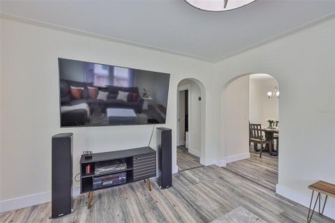 House in Saint Petersburg, Florida 2 bedrooms, 72.28 sq.m. № 1876018 - photo 7