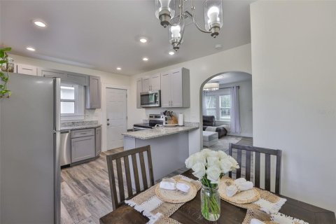 House in Saint Petersburg, Florida 2 bedrooms, 72.28 sq.m. № 1876018 - photo 13