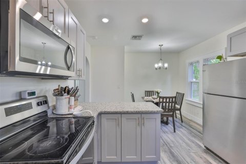 House in Saint Petersburg, Florida 2 bedrooms, 72.28 sq.m. № 1876018 - photo 11