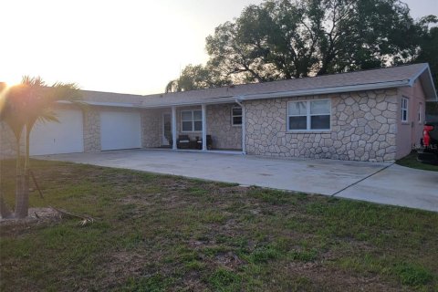 Appartement à louer à Largo, Floride: 2 chambres, 163.14 m2 № 1769510 - photo 1