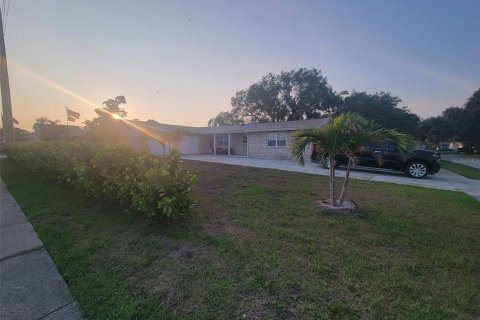 Appartement à louer à Largo, Floride: 2 chambres, 163.14 m2 № 1769510 - photo 3