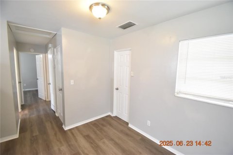 Villa ou maison à louer à Saint Petersburg, Floride: 2 chambres, 113.34 m2 № 1805633 - photo 12
