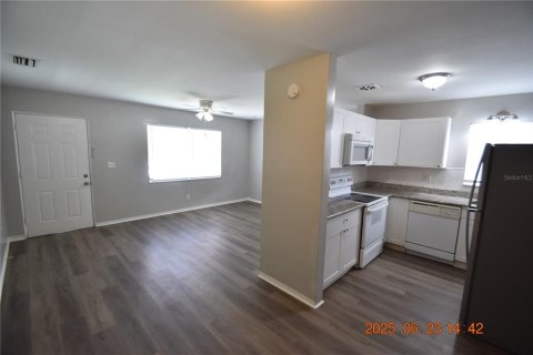 Villa ou maison à louer à Saint Petersburg, Floride: 2 chambres, 113.34 m2 № 1805633 - photo 14