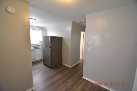 Villa ou maison à louer à Saint Petersburg, Floride: 2 chambres, 113.34 m2 № 1805633 - photo 15