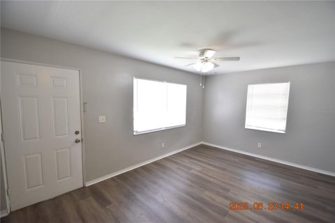 Villa ou maison à louer à Saint Petersburg, Floride: 2 chambres, 113.34 m2 № 1805633 - photo 8