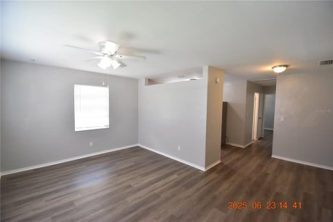 Villa ou maison à louer à Saint Petersburg, Floride: 2 chambres, 113.34 m2 № 1805633 - photo 11
