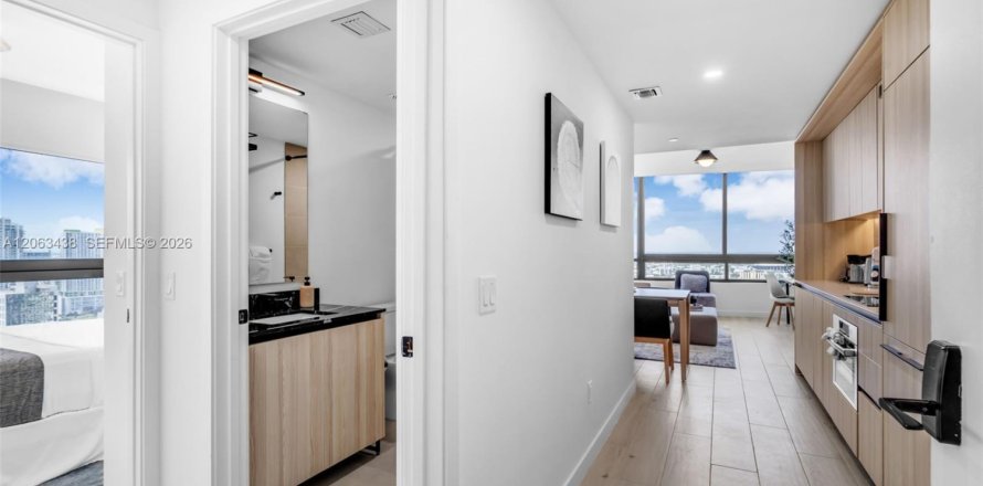 Condominio en Miami, Florida, 2 dormitorios  № 2339953