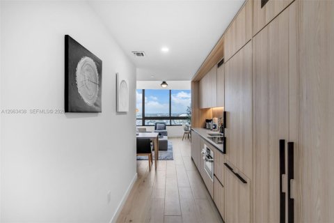 Condominio en venta en Miami, Florida, 2 dormitorios, 64.66 m2 № 2339953 - foto 2