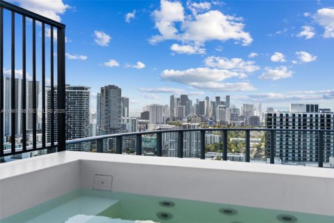 Condominio en alquiler en Miami, Florida, 4 dormitorios, 246.01 m2 № 2045044 - foto 29