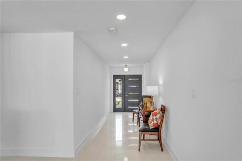 Villa ou maison à vendre à Saint Petersburg, Floride: 4 chambres, 219.25 m2 № 1637688 - photo 8