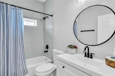 House in Rotonda, Florida 3 bedrooms, 146.79 sq.m. № 1416916 - photo 8