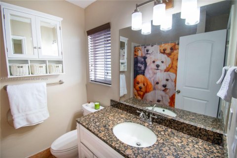 Townhouse in Miami, Florida 3 bedrooms, 117.99 sq.m. № 1890568 - photo 14