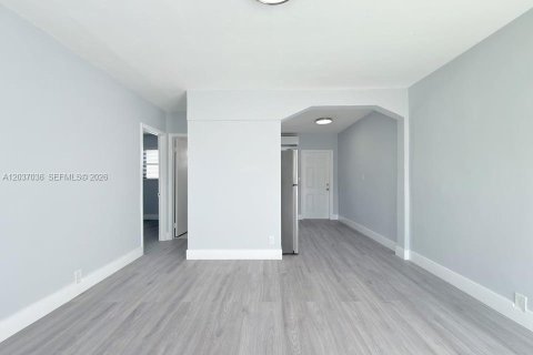 Снять в аренду виллу или дом в Опа-Локка, Флорида 1 спальня, 185.06м2, № 2153890 - фото 4