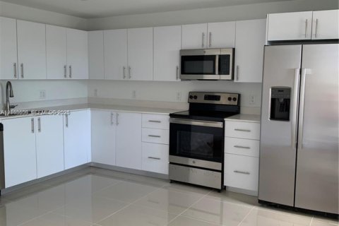 Touwnhouse à vendre à Homestead, Floride: 4 chambres, 129.88 m2 № 2436141 - photo 2