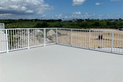 Touwnhouse à vendre à Homestead, Floride: 4 chambres, 129.88 m2 № 2436141 - photo 9