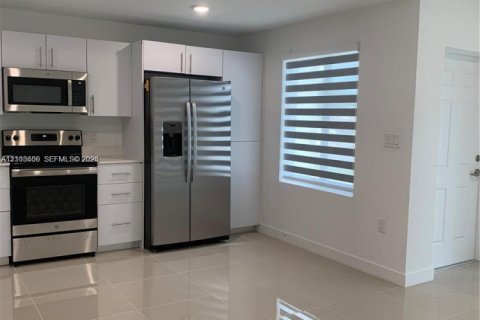Touwnhouse à vendre à Homestead, Floride: 4 chambres, 129.88 m2 № 2436141 - photo 5
