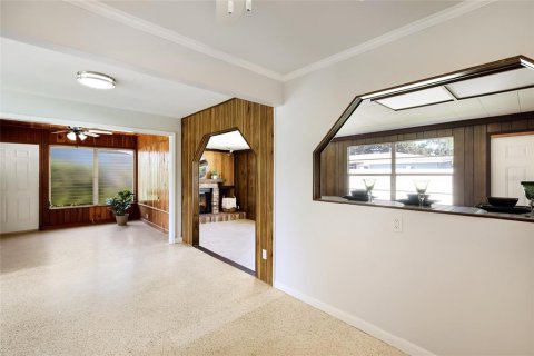 House in Sarasota, Florida 3 bedrooms, 124.12 sq.m. № 2427349 - photo 13