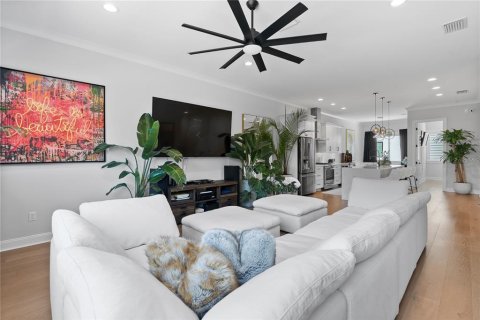 Adosado en venta en Tampa, Florida, 3 dormitorios, 218.32 m2 № 1850189 - foto 12