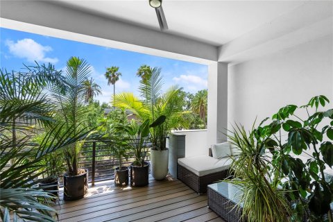 Adosado en venta en Tampa, Florida, 3 dormitorios, 218.32 m2 № 1850189 - foto 26