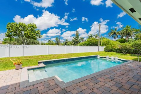 House in Davie, Florida 6 bedrooms, 512.45 sq.m. № 2072820 - photo 3