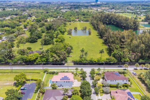 House in Davie, Florida 6 bedrooms, 512.45 sq.m. № 2072820 - photo 10