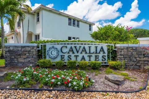House in Davie, Florida 6 bedrooms, 512.45 sq.m. № 2072820 - photo 20