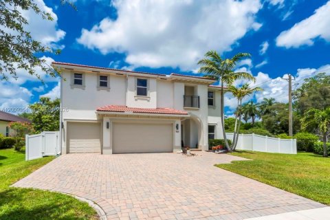 House in Davie, Florida 6 bedrooms, 512.45 sq.m. № 2072820 - photo 22